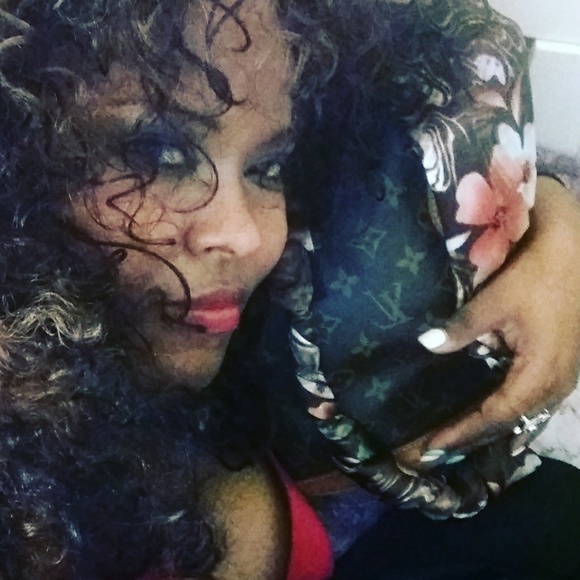 Meet your Posher, Ericka - Picture 3 of 3